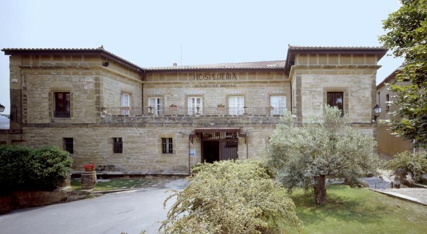 Hoteles alrededor