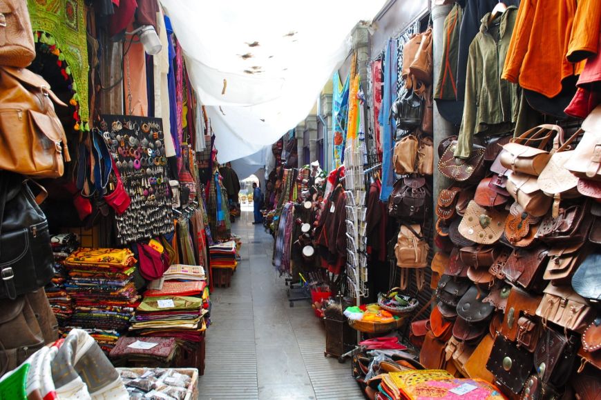8 mercado de artesanía de la alcaicería