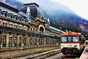 Viajes en tren por España Tren El Canfranero - Huesca
