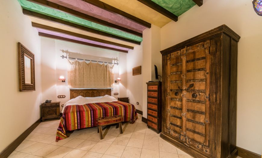 Viajes en tren por España Sevilla: Alcoba del Rey de Sevilla