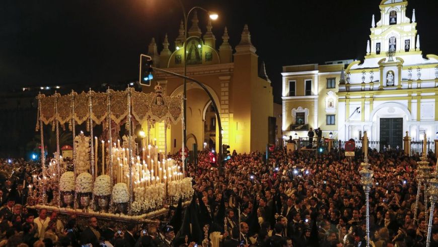 LA MADRUGÁ SEVILLANA