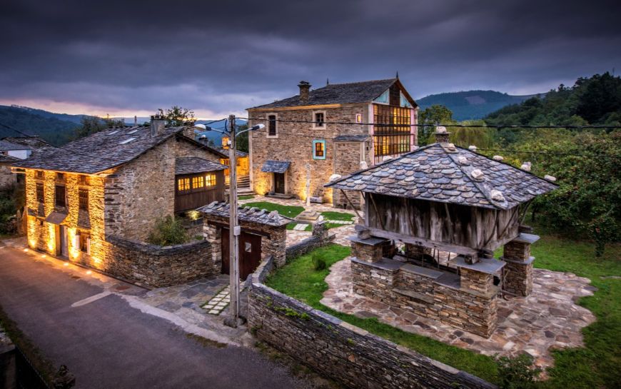 9. As Casas do Retratista (Vilaboa A Pontenova - Lugo)